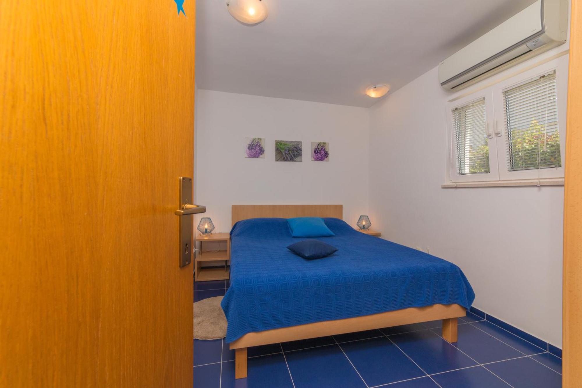 Apartments Lux 볼 외부 사진